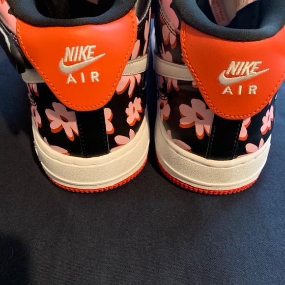 New! Women’s 8.5/ Girls 7y Nike Air Force 1 “Floral” - Picture 4 of 6
